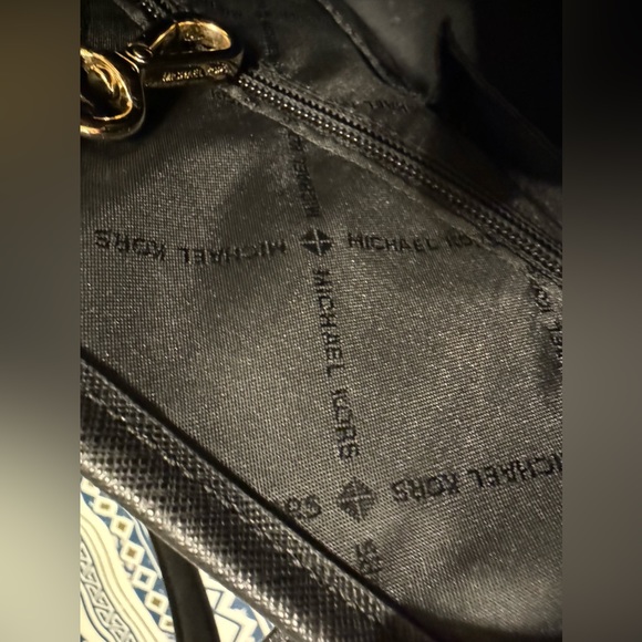 black Michael Kors medium tote purse - Picture 5 of 8